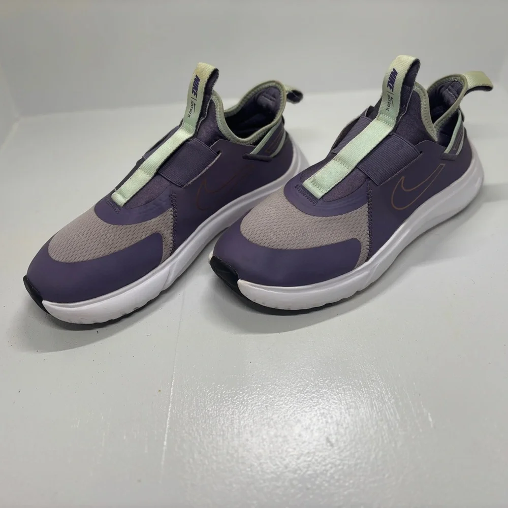 Nike Flex Plus GS Slip-On Sneakers Youth 7 Women’s 8.5 Purple Mint Comfort Runni